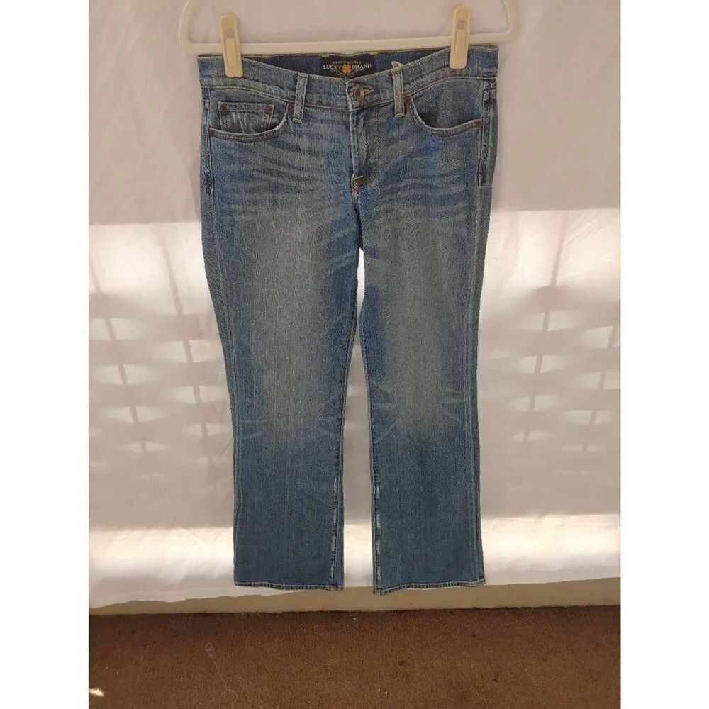 Lucky Brand Sweet n' Low Women's Size 6/28 Distressed Straight Leg Blue Denim Je